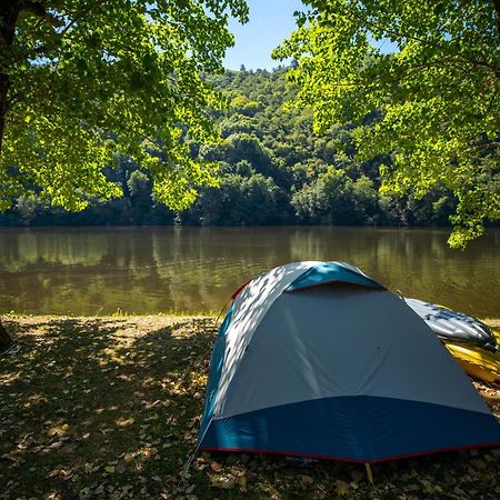 Camping Le château du gibanel Saint-Martial-Entraygues Exterior foto