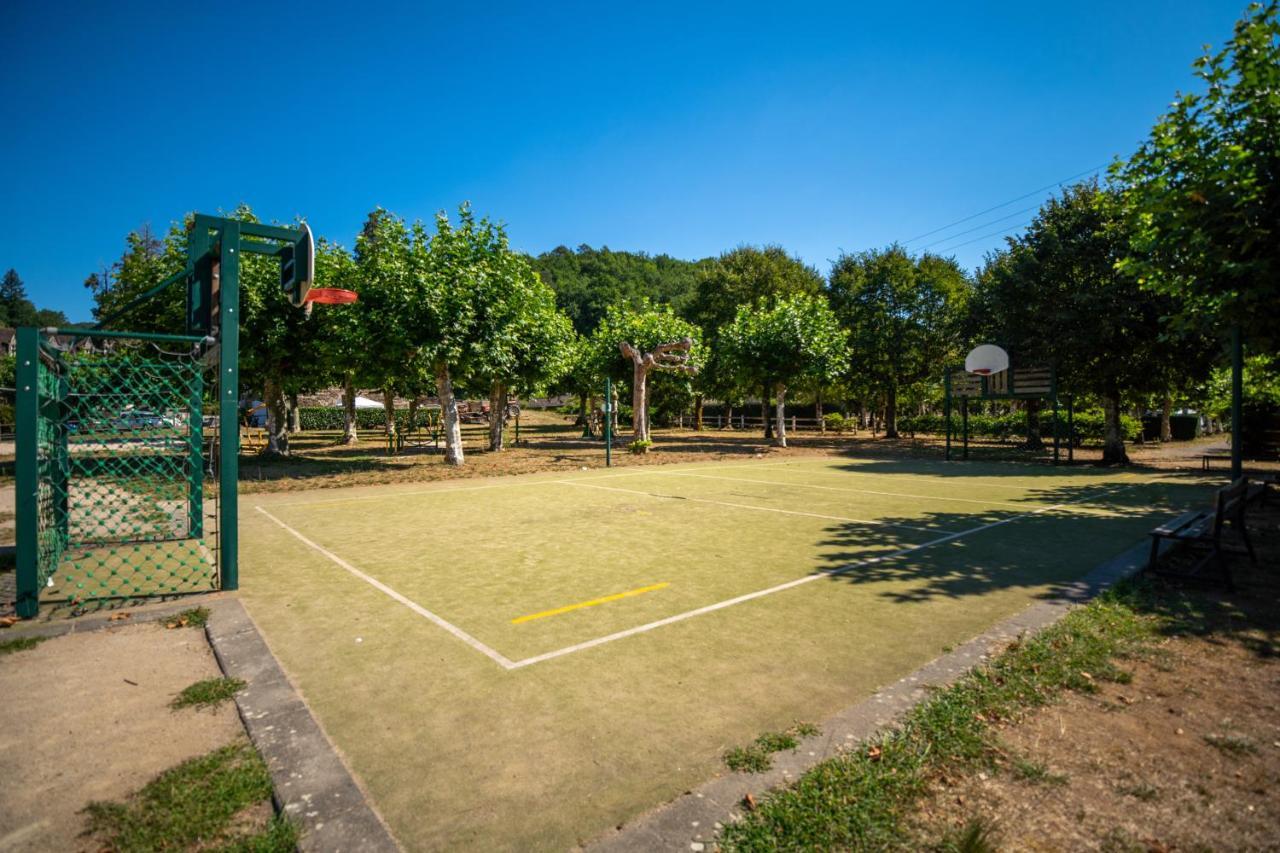Camping Le château du gibanel Saint-Martial-Entraygues Exterior foto