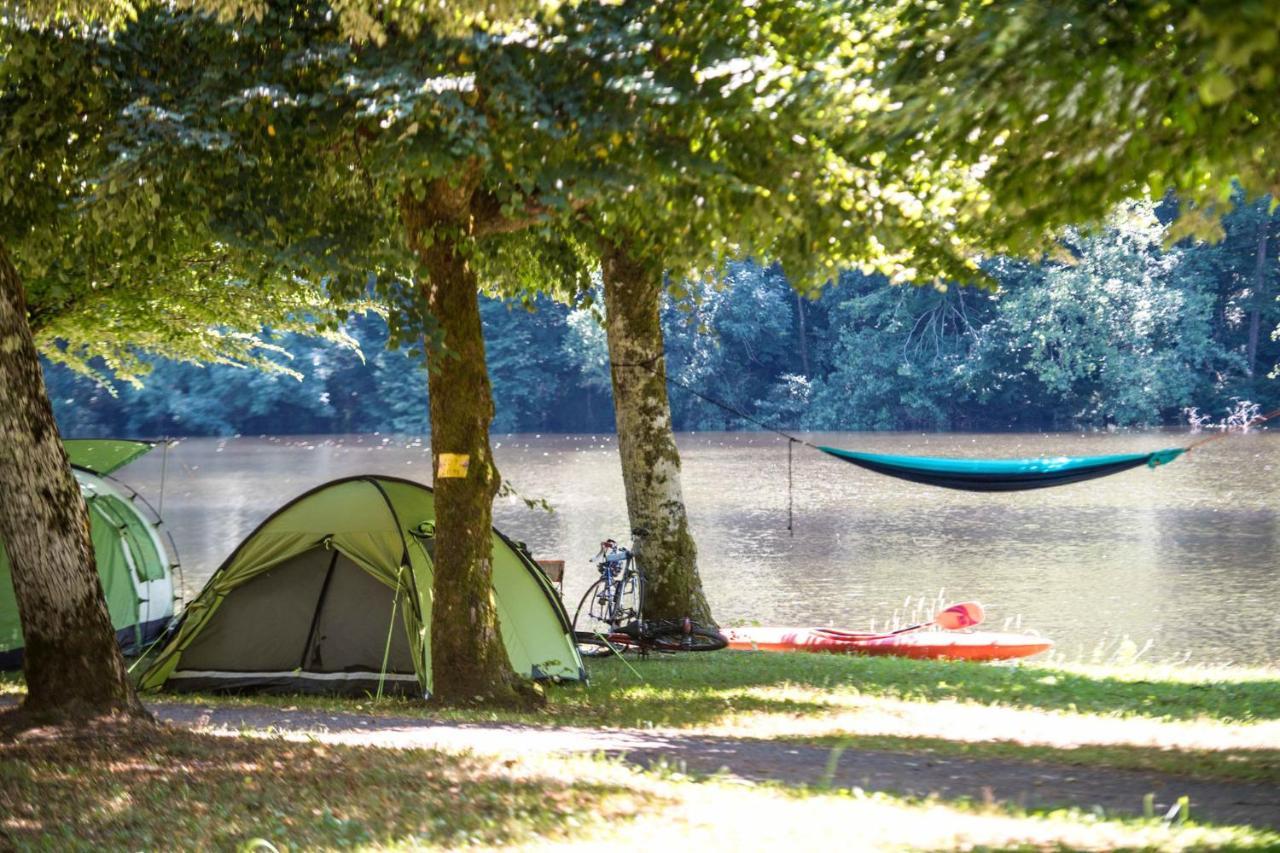 Camping Le château du gibanel Saint-Martial-Entraygues Exterior foto