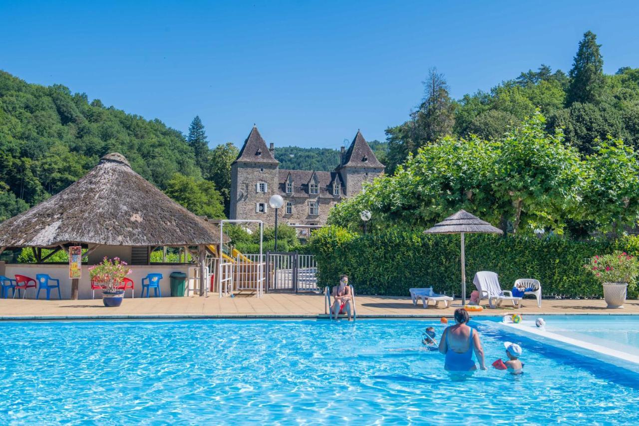 Camping Le château du gibanel Saint-Martial-Entraygues Exterior foto