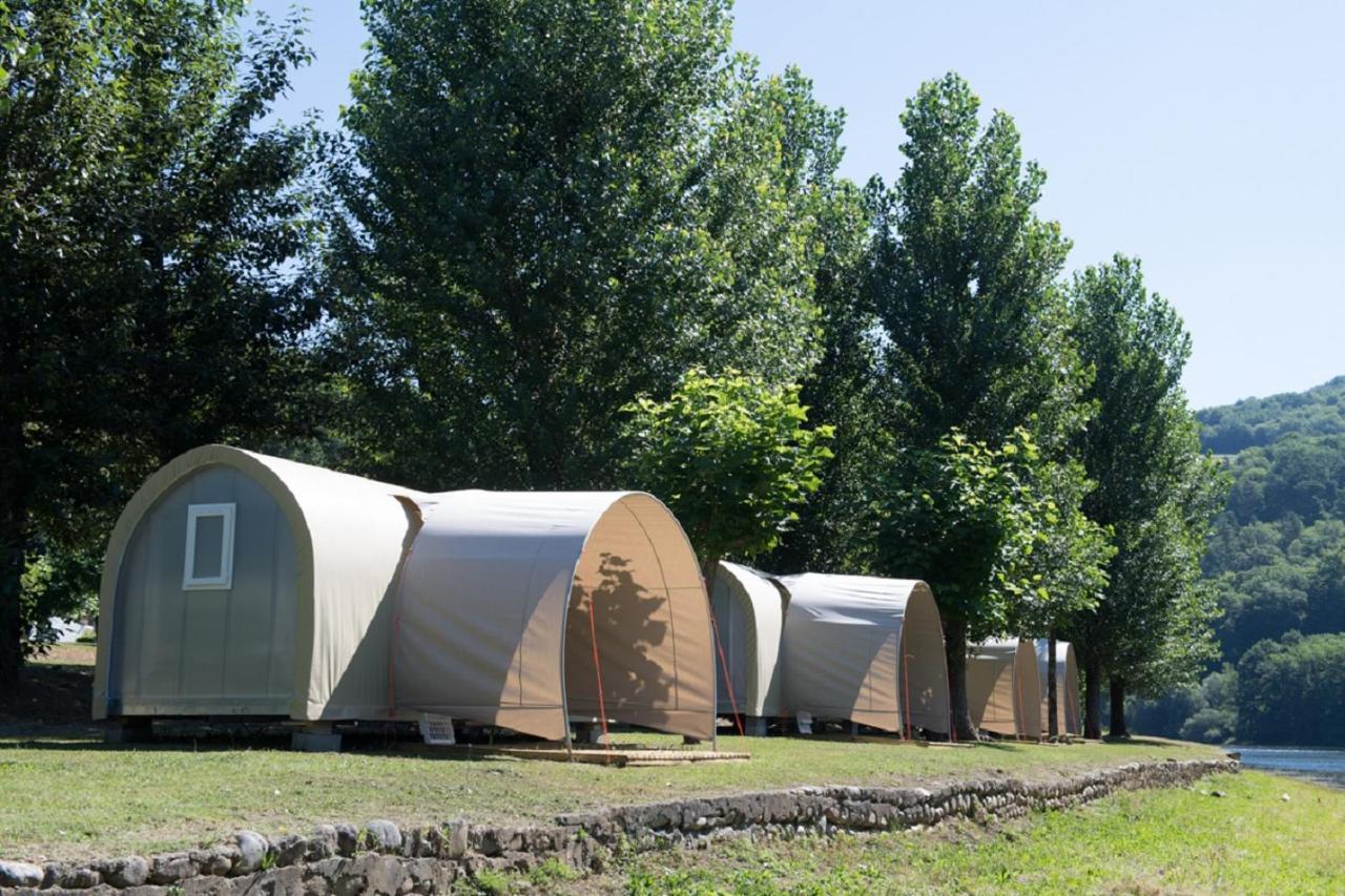 Camping Le château du gibanel Saint-Martial-Entraygues Exterior foto