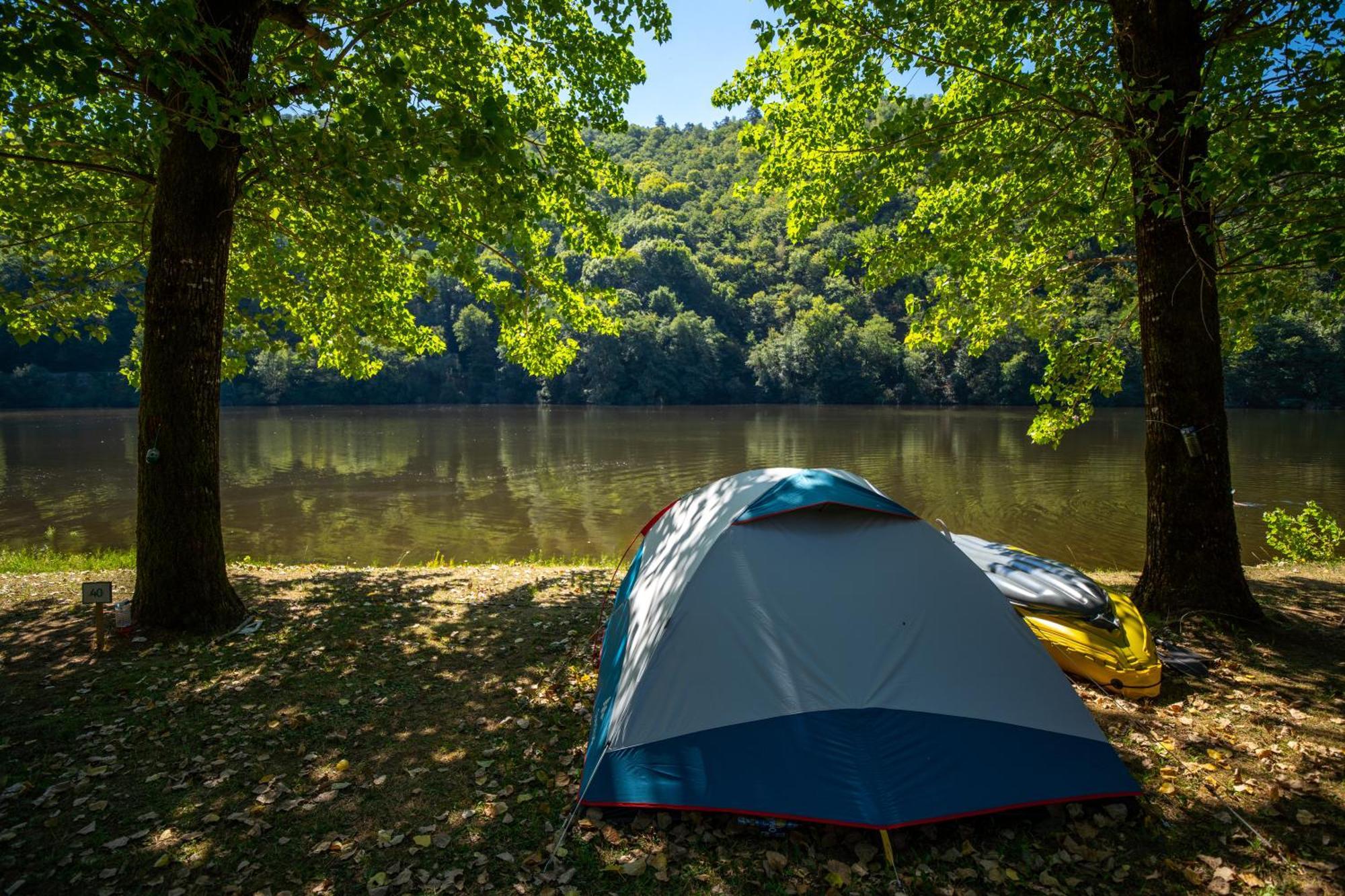 Camping Le château du gibanel Saint-Martial-Entraygues Exterior foto
